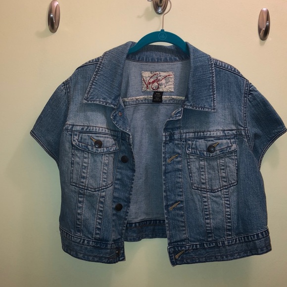 short sleeve cropped denim jacket